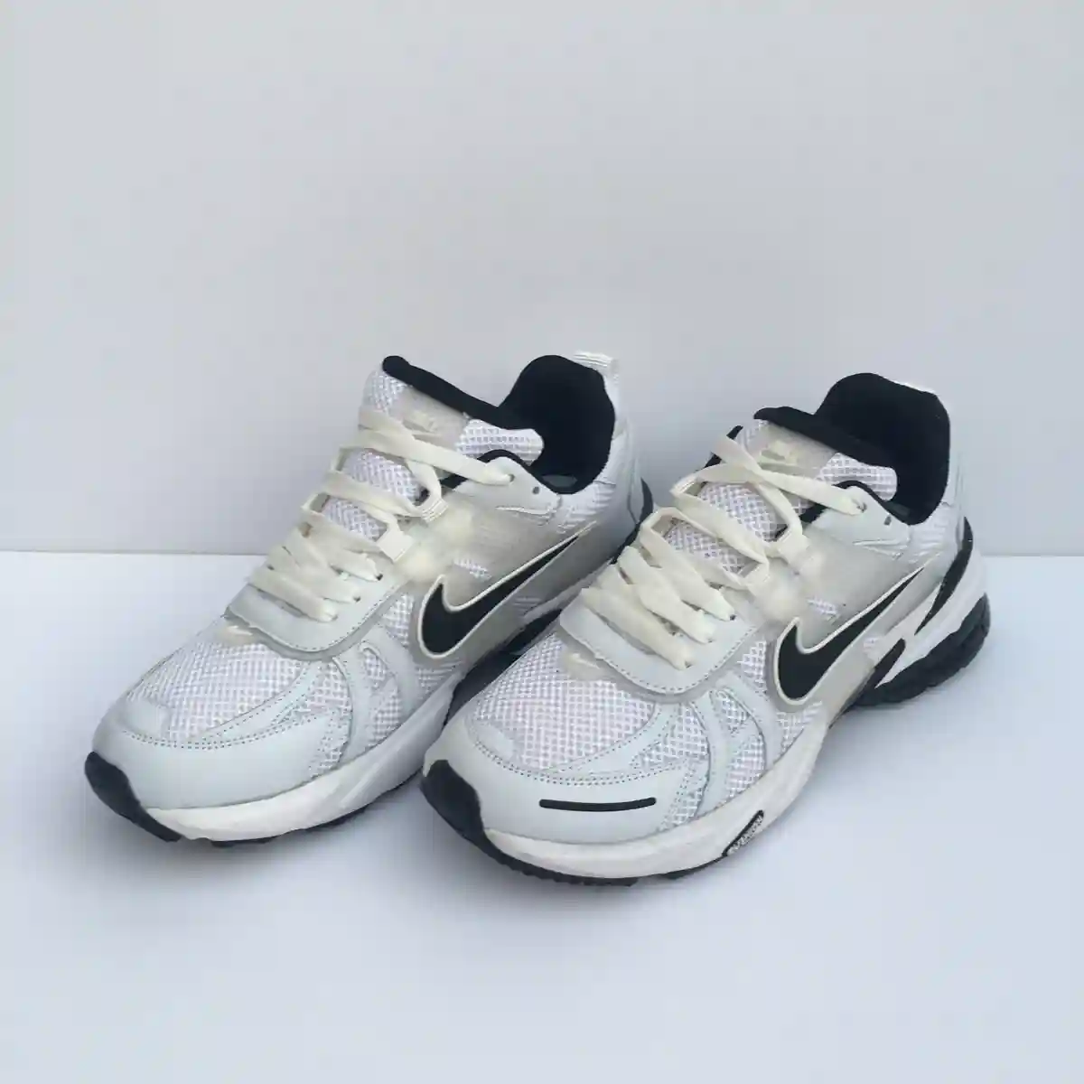 کتونی نایک  NIKE v2k سفید مشکی کد 197